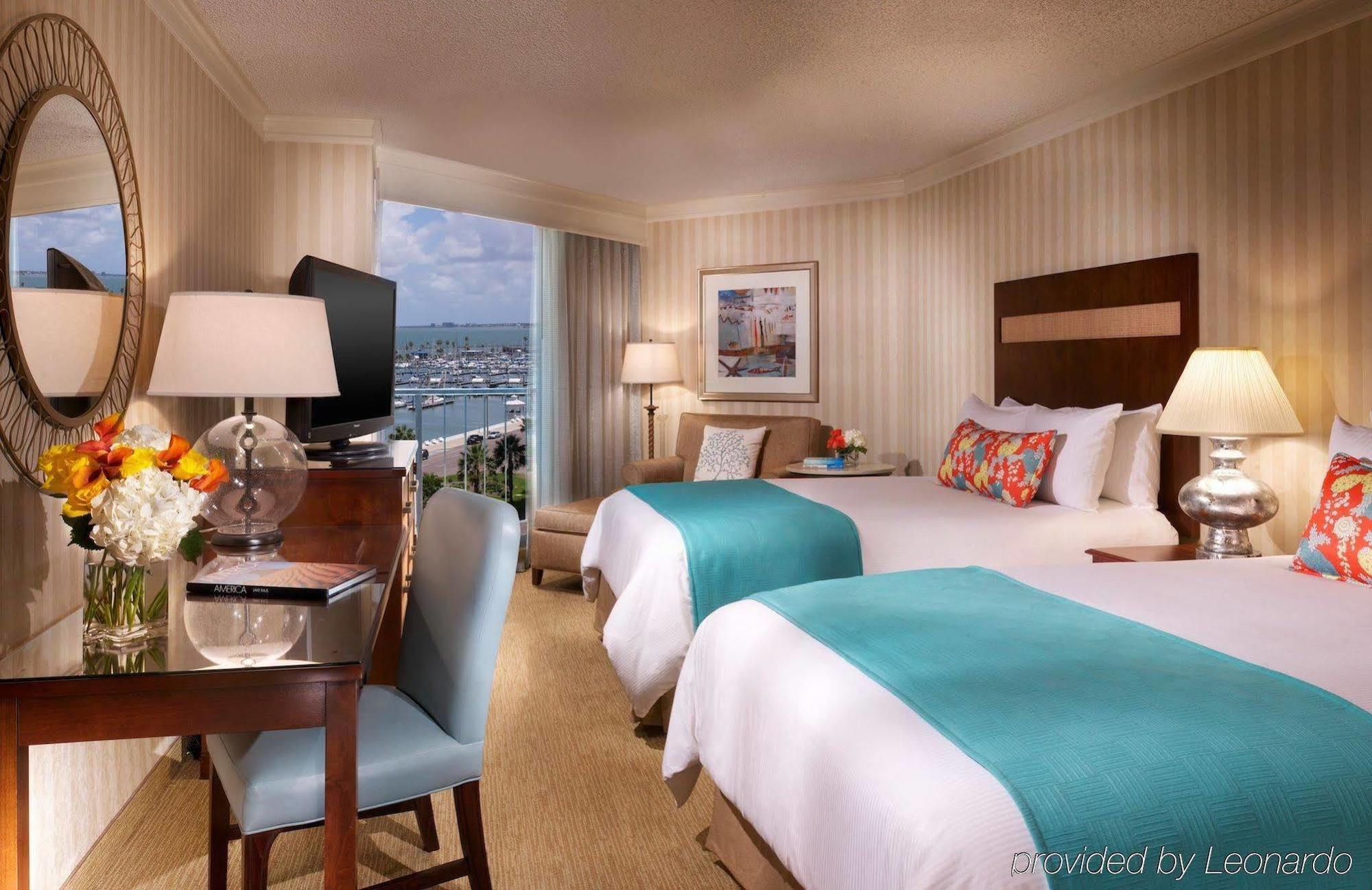 Hotel Downtown Marina By Ihg